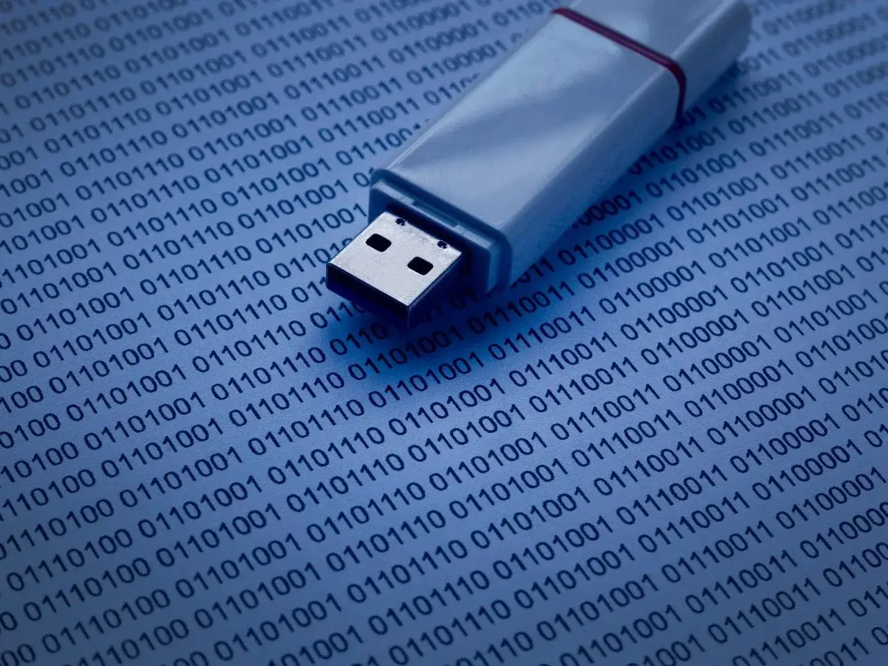 Muzyka z telefonu na pendrive: Android i iPhone krok po kroku