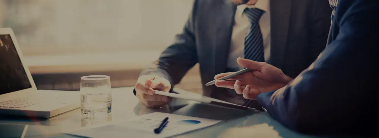 Ile kosztuje adwokat w Austrii? Poznaj ukryte koszty usług prawnych