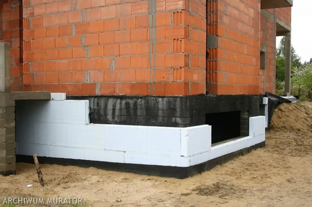 Fundamenty: Ile styropianu? Jaki wybrać? Uniknij kosztownych pomyłek!