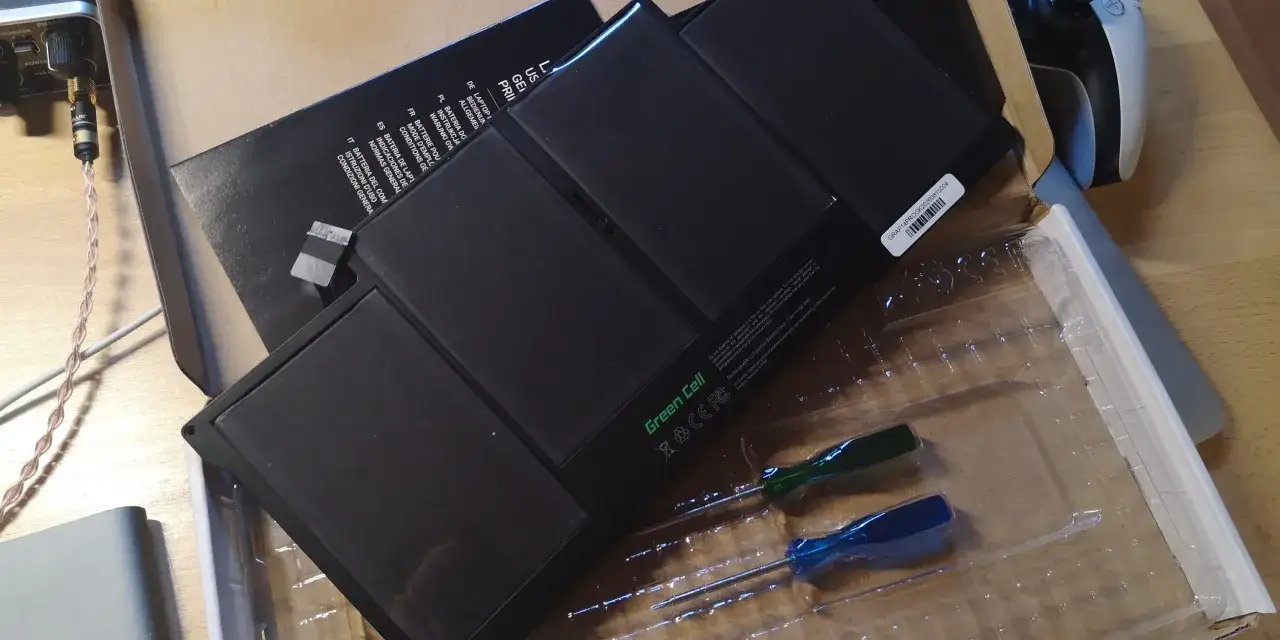 MacBook Air: Kiedy wymienić baterię? Koszty, opcje i porady