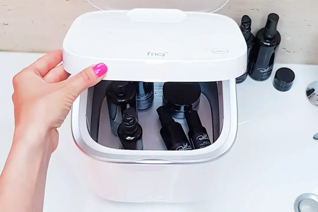 Jakie kosmetyki trzymać w lodówce, aby uniknąć ich psucia?