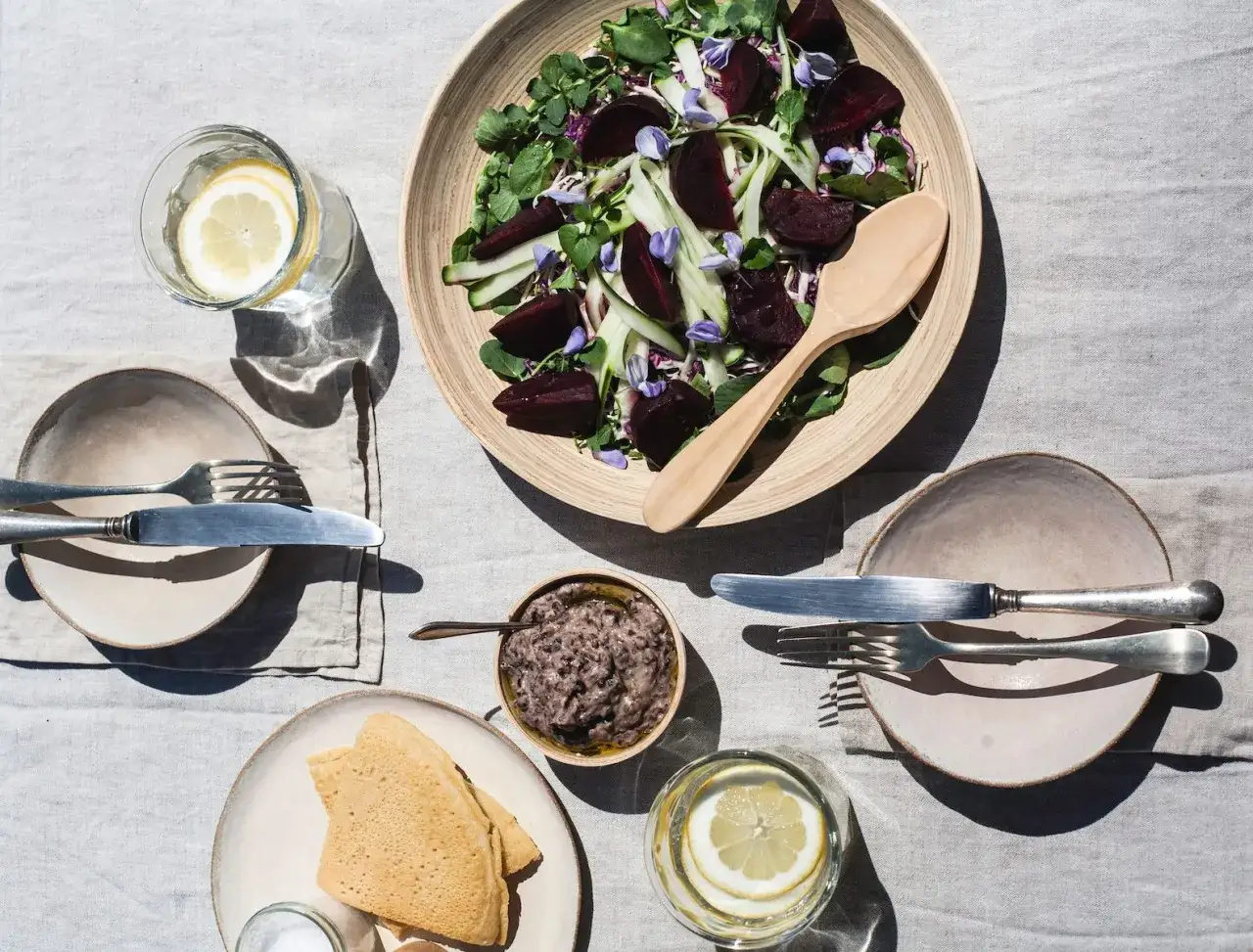 Co zamiast kurczaka? 10 zdrowych i smacznych alternatyw dla mięsa