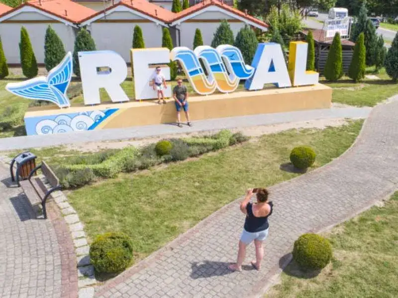 Jak dojechać z Kołobrzegu do Rewala - najtańsze i najszybsze opcje