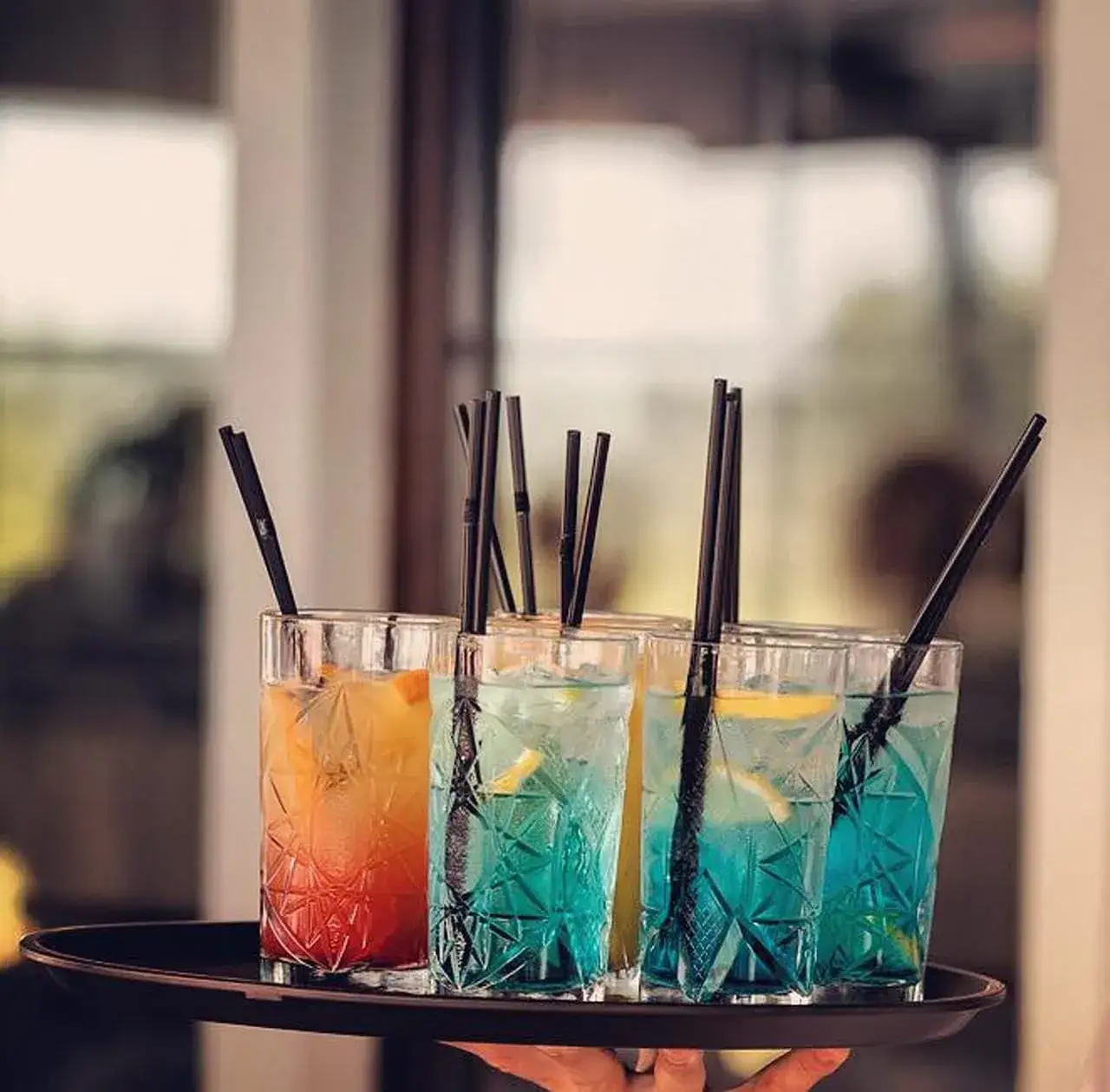 Pyszne drinki z prosecco i ginem, które zachwycą Twoich gości