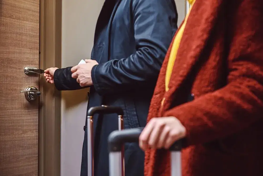 Czym się różni hostel od hotelu? Kluczowe różnice, które musisz znać