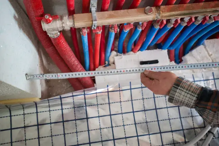 Jak samemu zrobić hydraulikę w domu i uniknąć kosztownych błędów