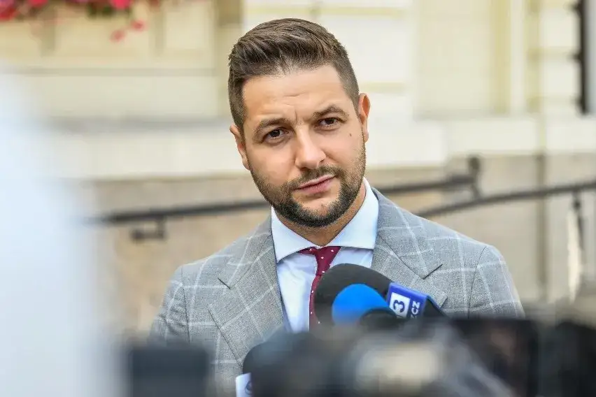 Patryk Jaki: kontrowersje, osiągnięcia i wpływ na polską politykę