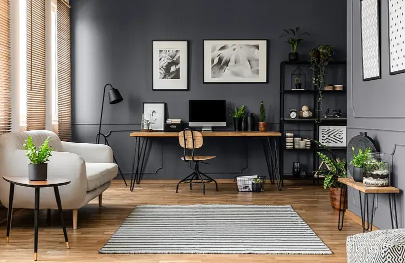 Jakie kolory pasują do brązu na ścianie, aby uniknąć przytłoczenia?