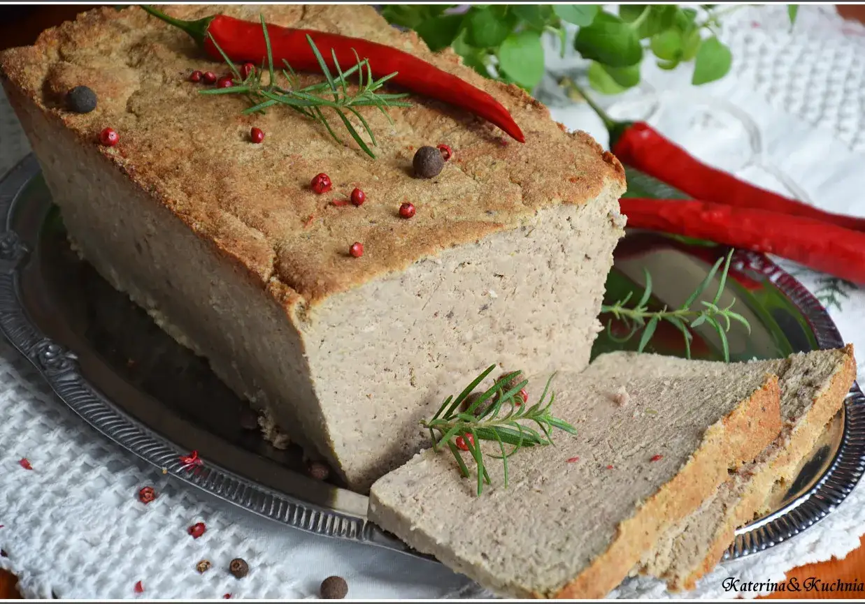 Pasztet drobiowy w puszce - najlepsze marki, skład i porady na co dzień