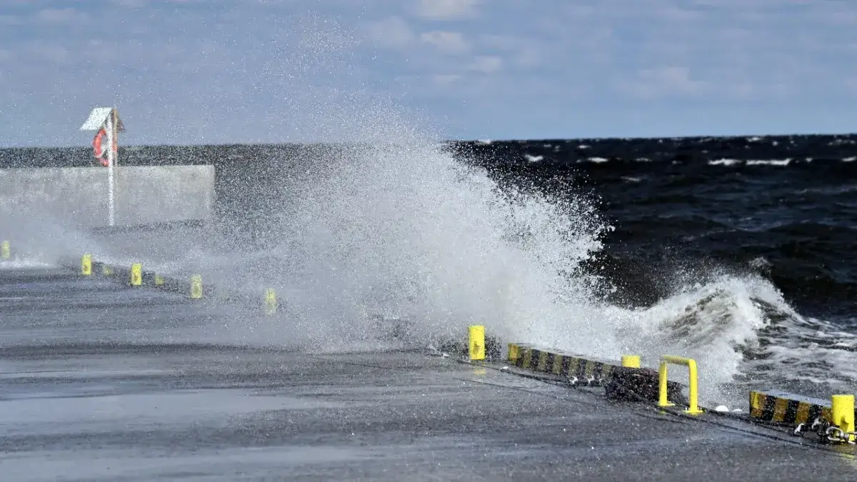 Jak powstają fale na Bałtyku? Odkryj tajemnice ich formowania