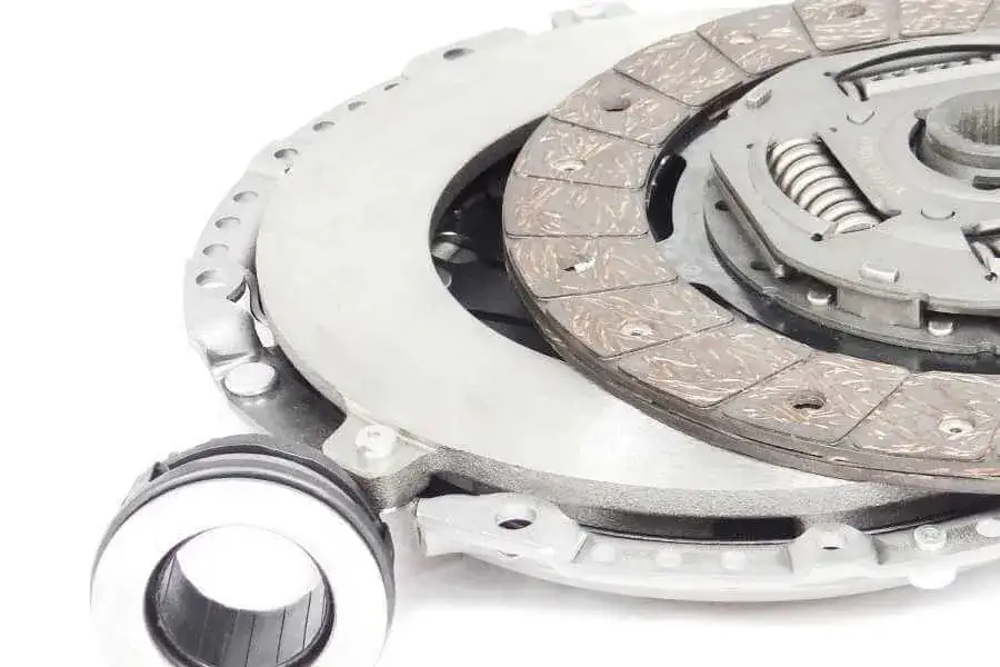 Zużyta linka sprzęgła: objawy, diagnoza i koszty wymiany. Sprawdź!