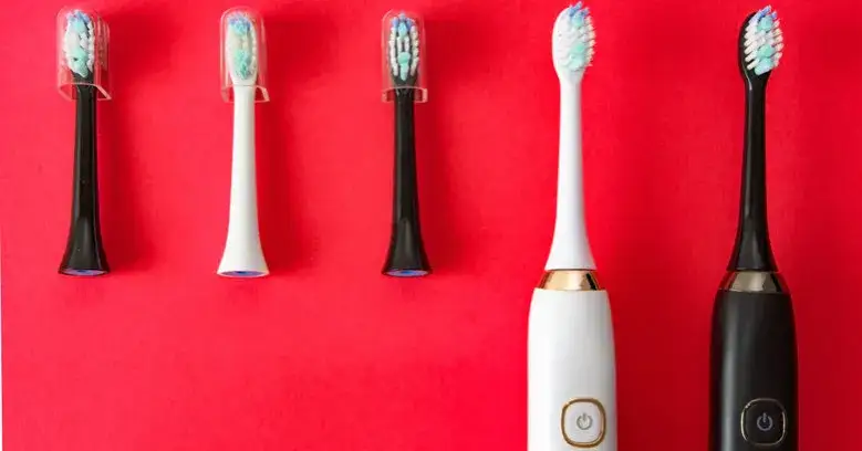 Szczoteczka soniczna: Jak działa i dlaczego warto ją mieć?