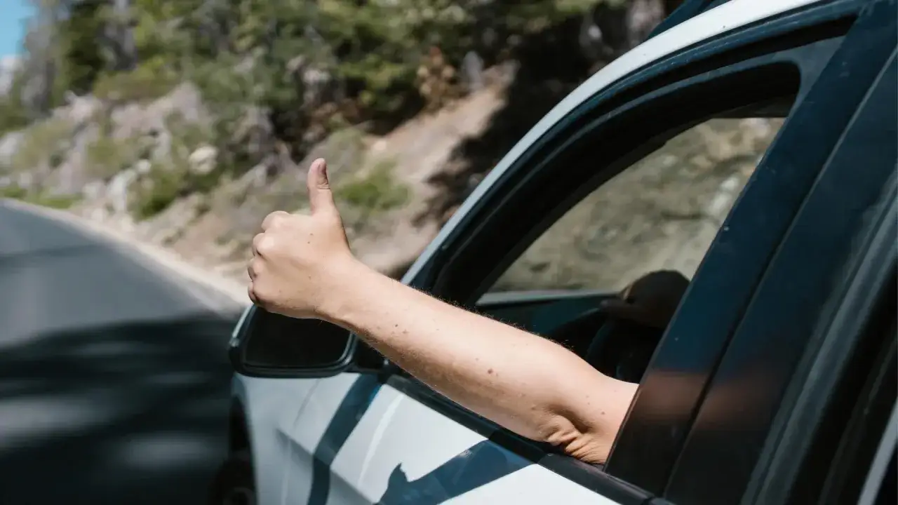 Uber bez smartfona? Zamów przejazd! Poznaj sprawdzone metody.