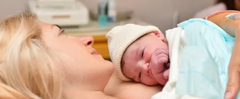 Ile trwa poród? Poznaj czas trwania i czynniki wpływające na poród