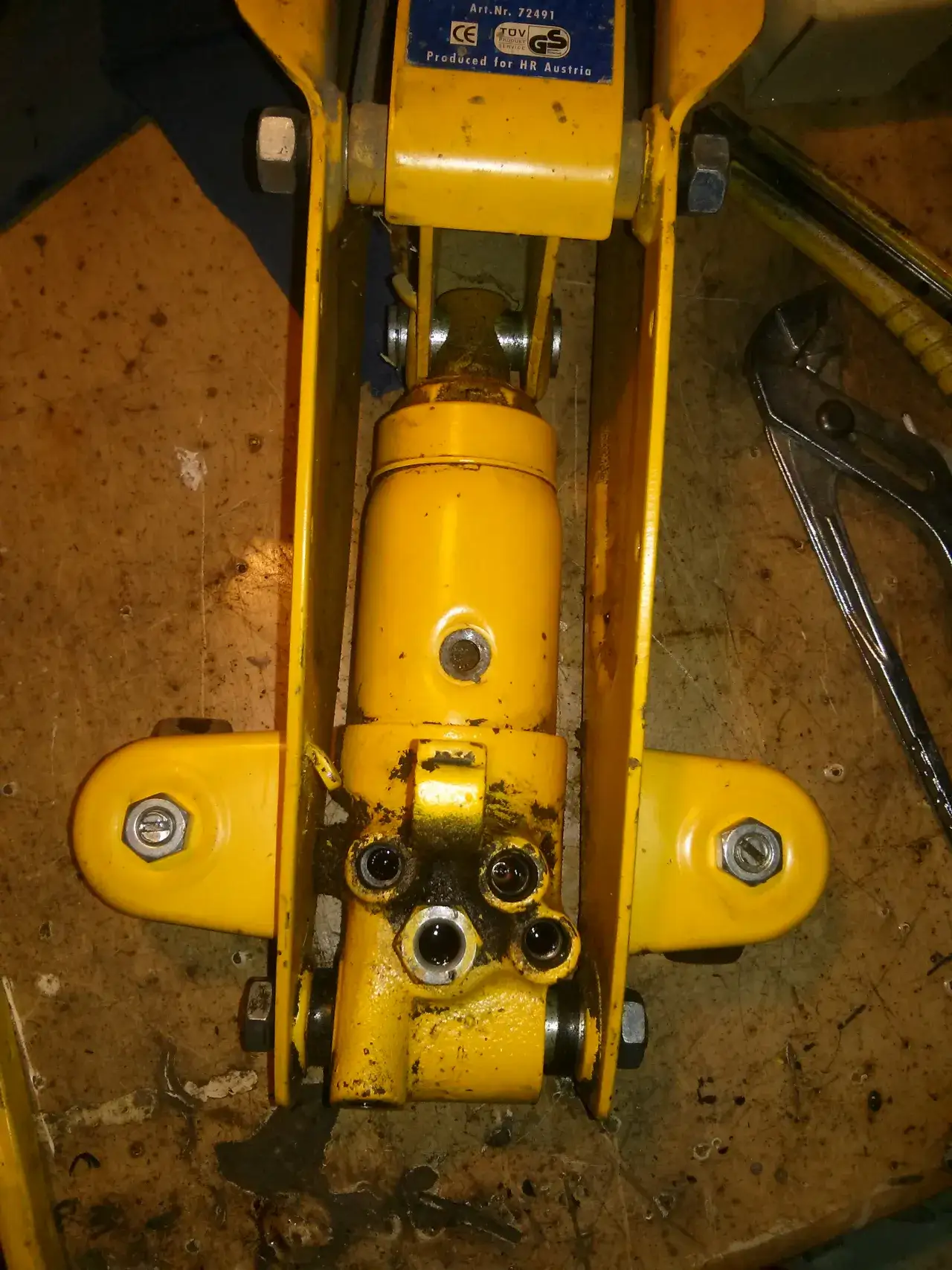 Jak odpowietrzyć lewarek hydrauliczny – prosty sposób na uniknięcie awarii