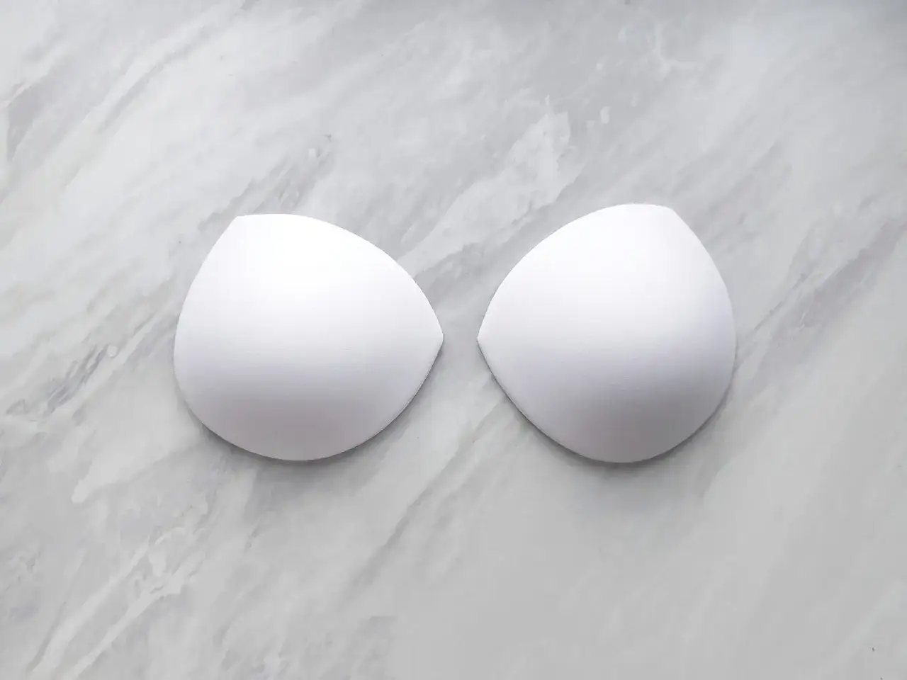 Wkładki do biustonosza: Gdzie kupić i jak wybrać idealne?