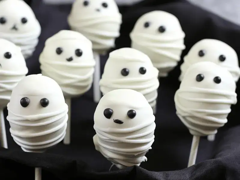 Ciastka na Halloween: Proste Przepisy i Strasznie Kreatywne Dekoracje