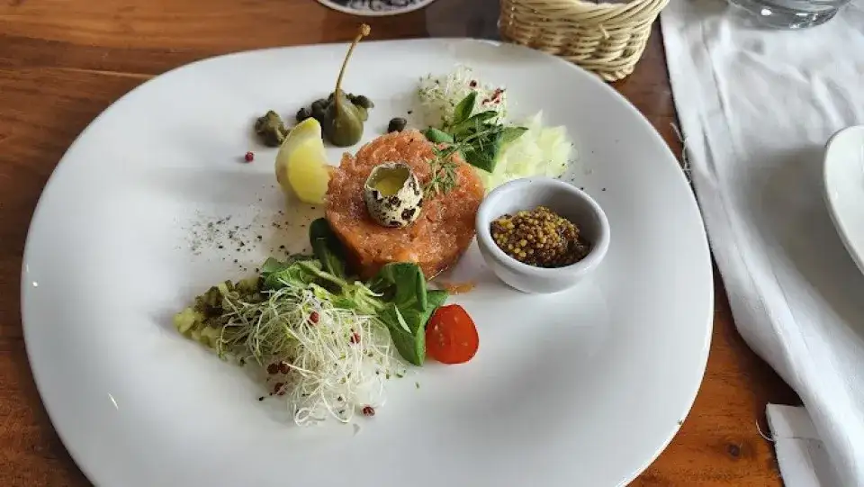 Gdzie zjeść w Ustce? Najlepsze tanie miejsca na smaczne dania