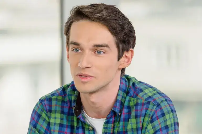 Ile lat ma Łukasz z Big Brothera? Zaskakujące fakty o uczestniku.