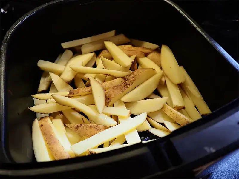 Jak smażyć frytki we frytkownicy beztłuszczowej, aby były chrupiące