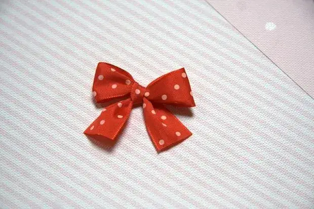 Jak zrobić kokardę na krzesło - prosty sposób na efektowną dekorację