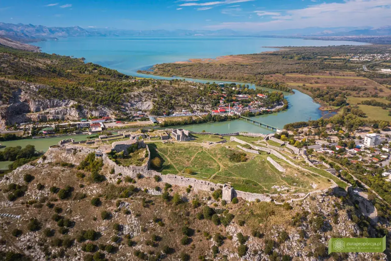 Samochodem do Albanii: trasy, koszty, dokumenty planuj bez stresu!