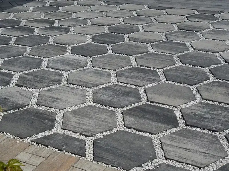 Kotwy do polbruku – praktyczne zastosowania i porady montażowe dla każdego