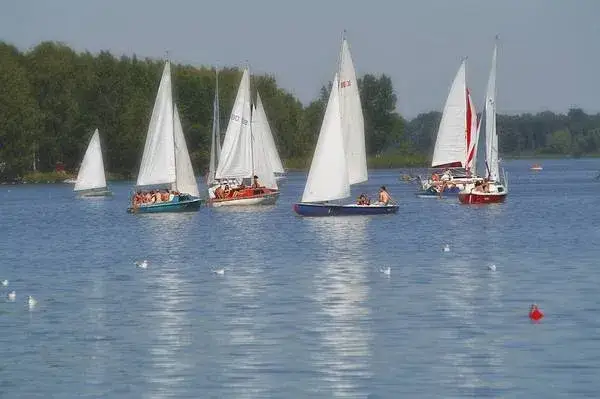 Zalew Koronowski: Poznaj top atrakcje i zaplanuj niezapomniany urlop