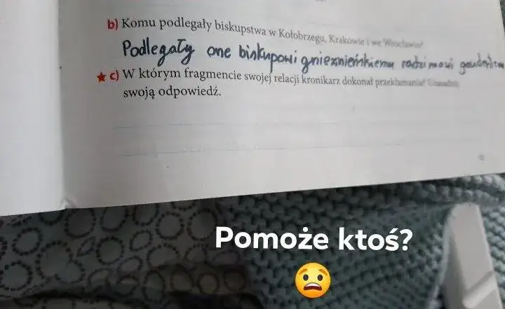 Komu podlegały biskupstwa w Kołobrzegu, Krakowie i Wrocławiu?