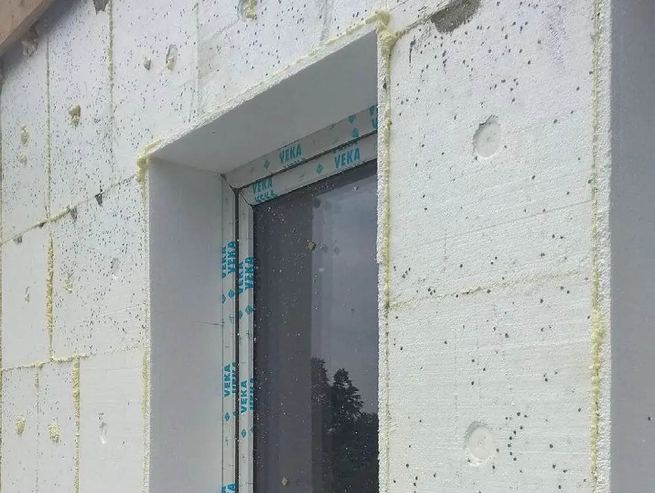 Ile kołków na m2 elewacji? Kluczowe wskazówki dla budowy