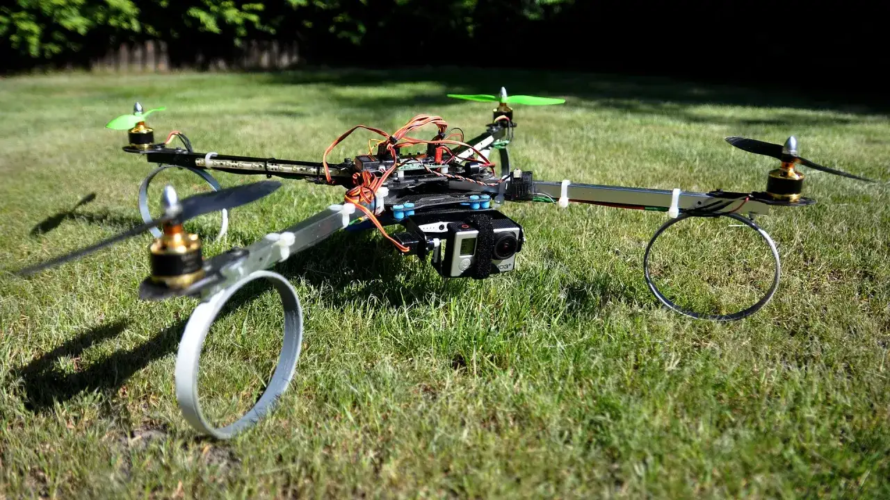 Jak zbudować drona DIY: proste metody i niezbędne komponenty