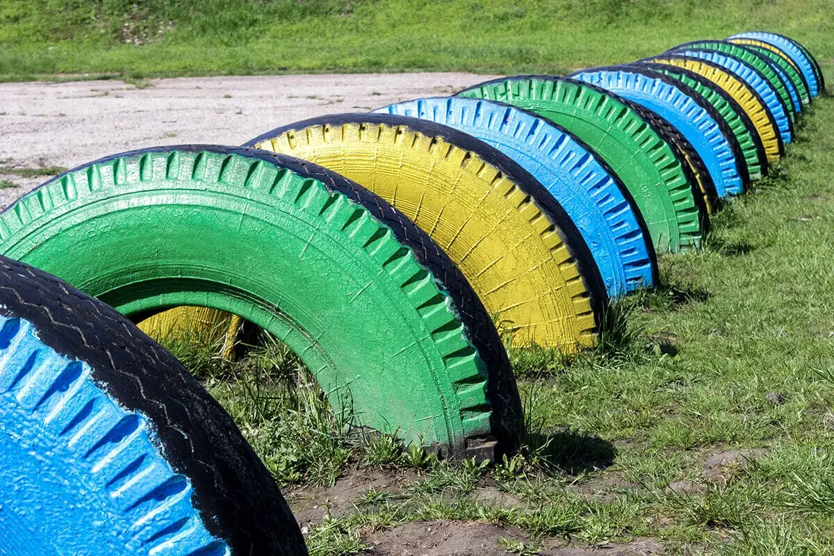 Co ze starymi oponami? Legalne sposoby utylizacji i recyklingu