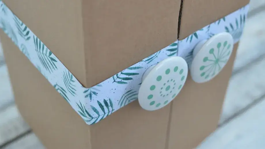 Jak zrobić szafkę z kartonu - proste sposoby na trwałe meble DIY