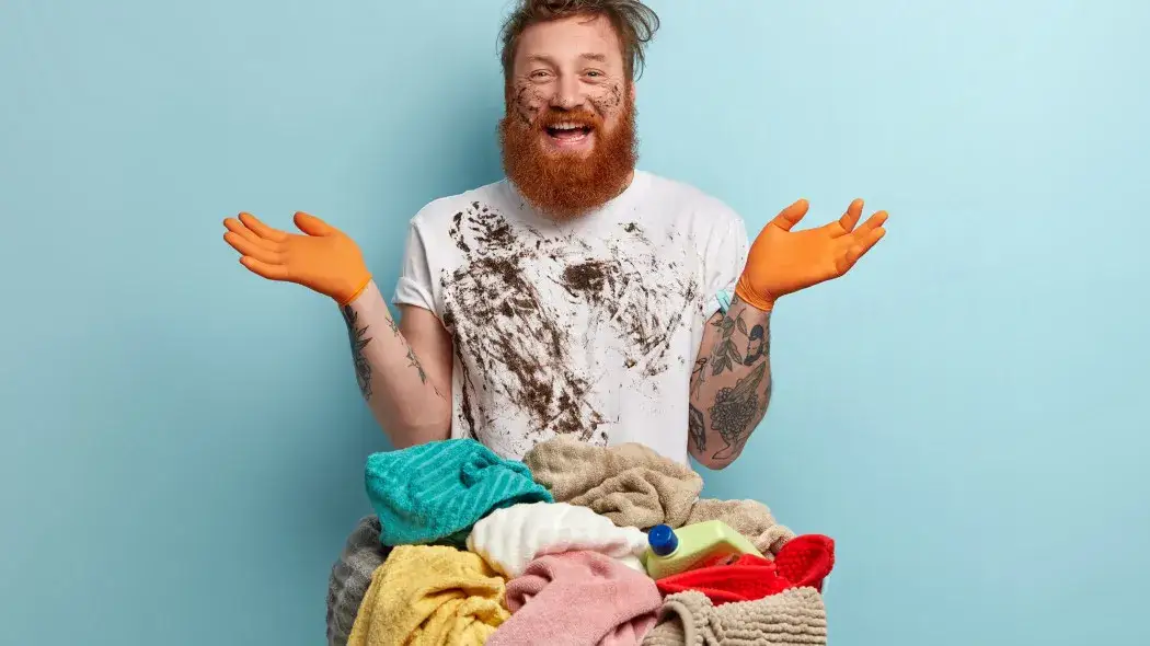 Jak zmyć żywicę z ubrania? Poradnik krok po kroku Anieli Sobczak