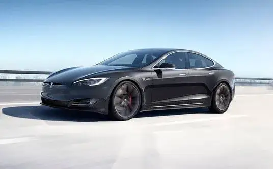Ile kosztuje Tesla Model S? Ceny i opcje, które mogą zaskoczyć