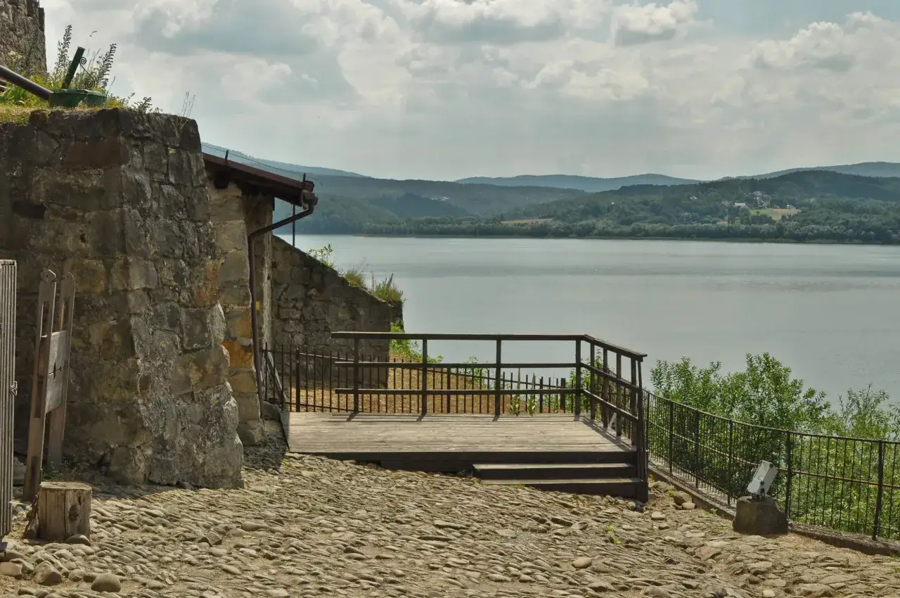 Najlepsze atrakcje jeziora dobczyckiego, które musisz poznać