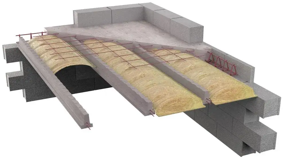 Dom parterowy: strop drewniany czy betonowy - co wybrać, aby zaoszczędzić?