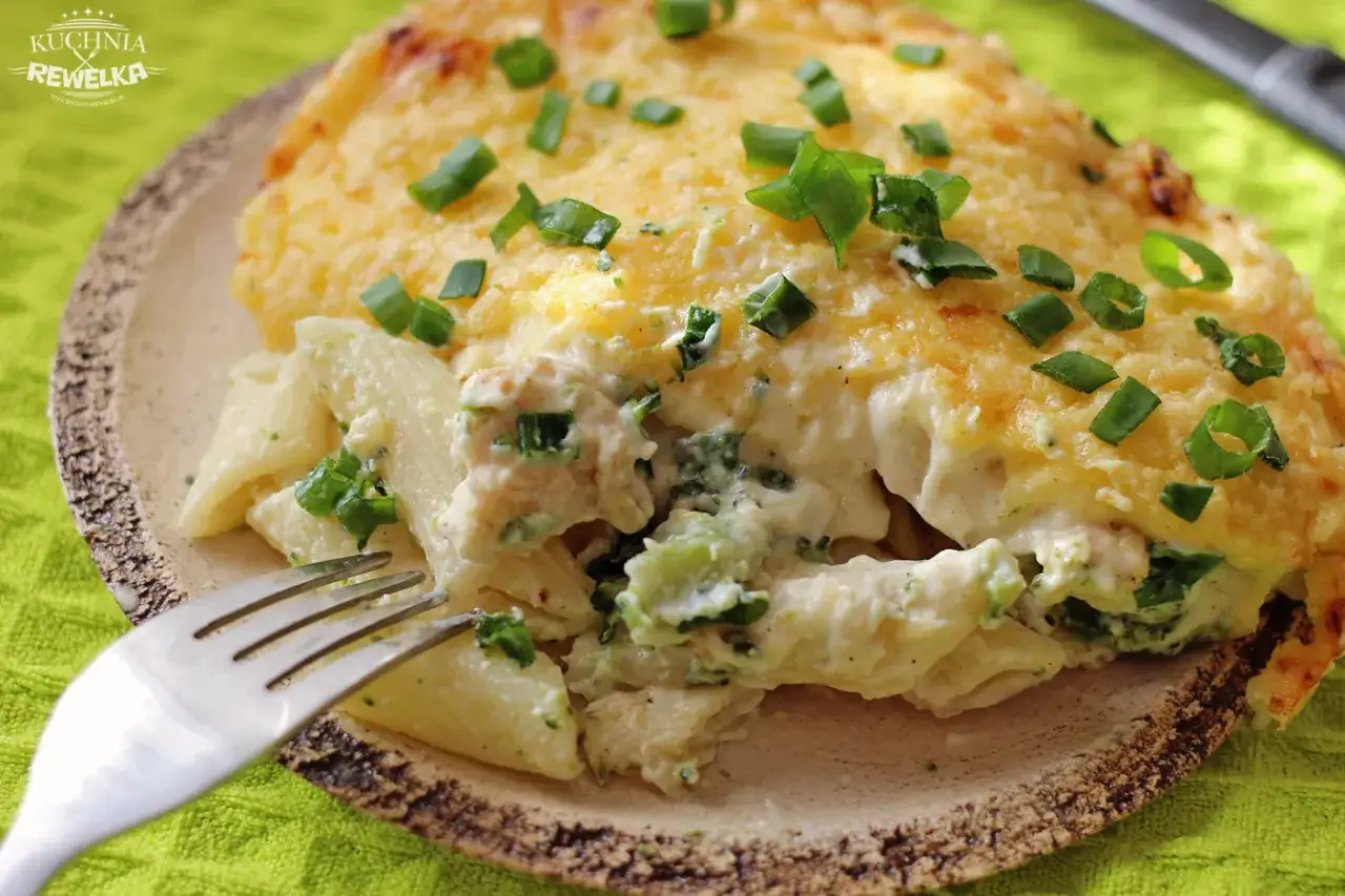 Idealna serowa zapiekanka z brokułami: kremowa i bez wpadek!