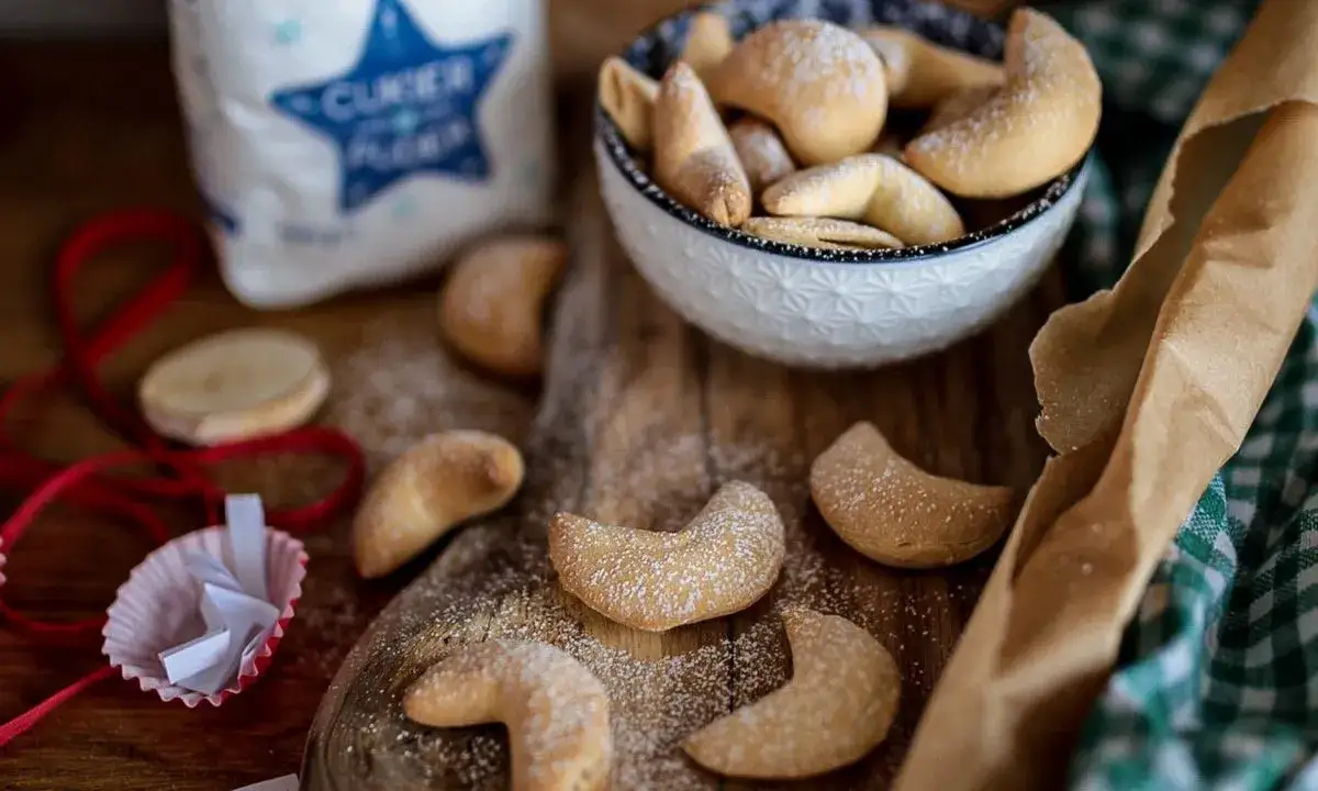 Domowe ciasteczka z wróżbą: przepis krok po kroku i sekrety mistrza