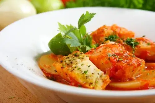 Jak przyrządzić dorsza? Soczyste przepisy i praktyczne rady