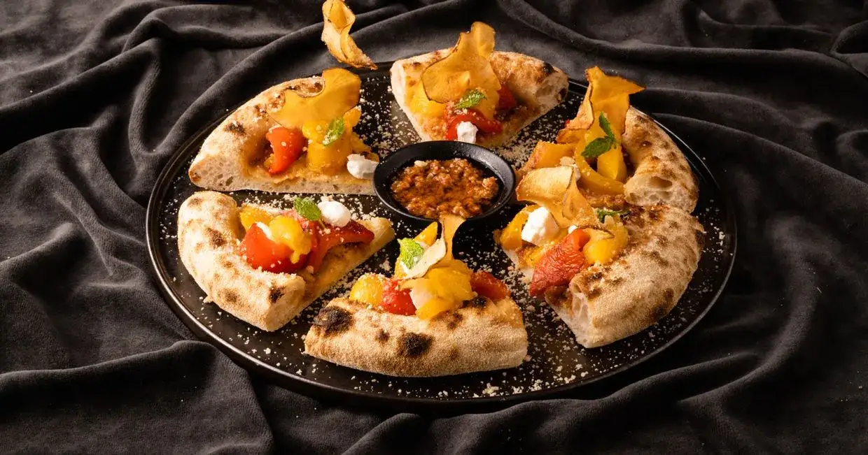 Pizza gourmet co to? Poznaj wyjątkowe smaki i składniki tej pizzy