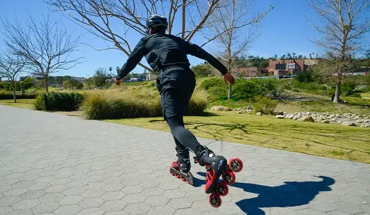 Jak się ubrać na rolki, by czuć się komfortowo i bezpiecznie