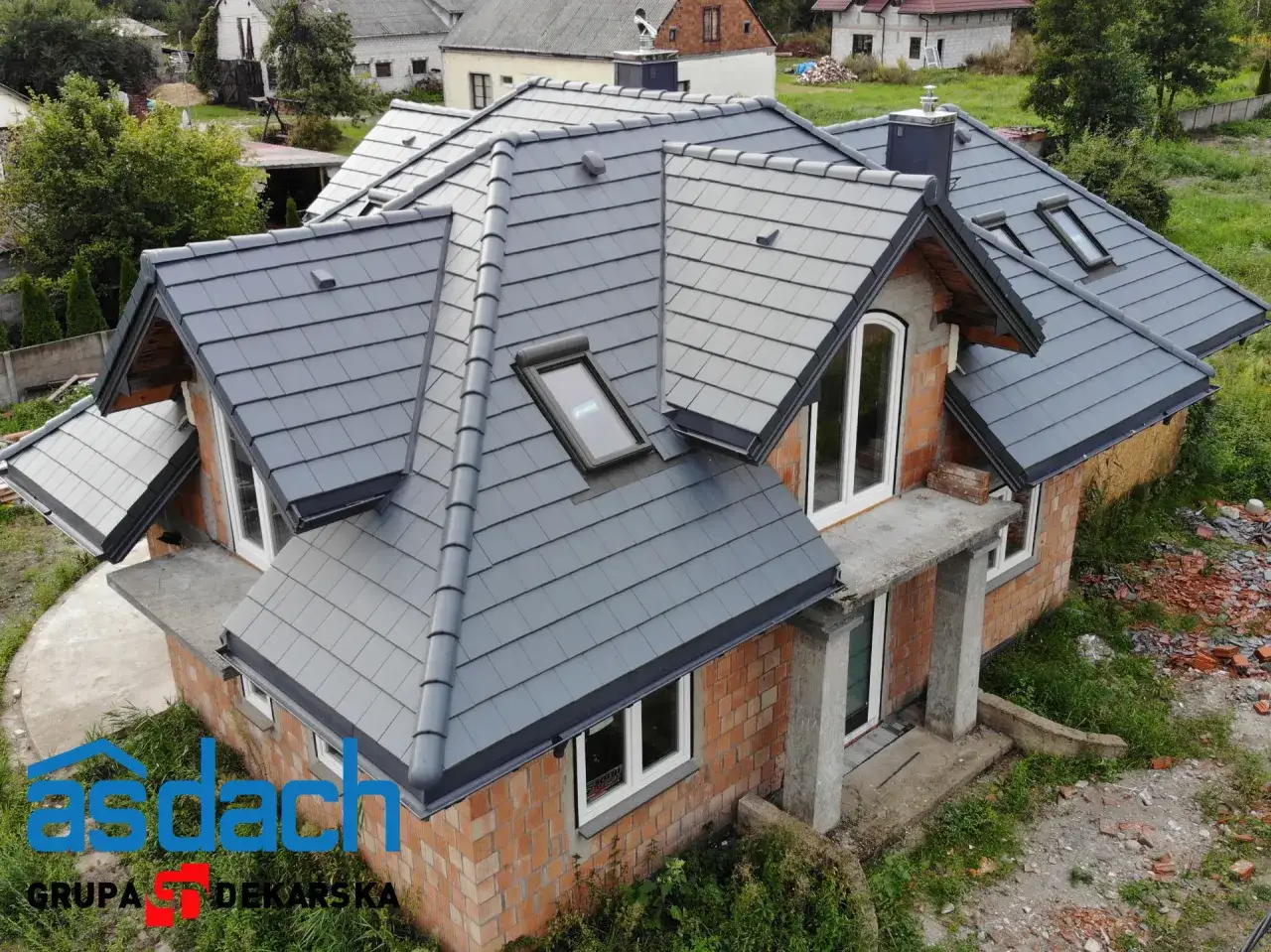 Najlepsza dachówka na dach kopertowy - porównanie i zalety