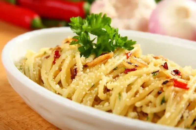 Spaghetti aglio e olio: przepis na mistrzowski smak bez błędów