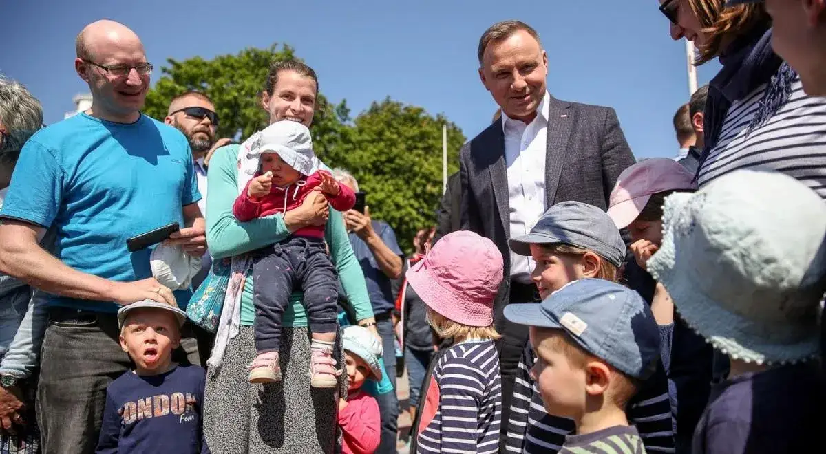 Czy Andrzej Duda ma dzieci? Oto zaskakujące fakty o jego rodzinie