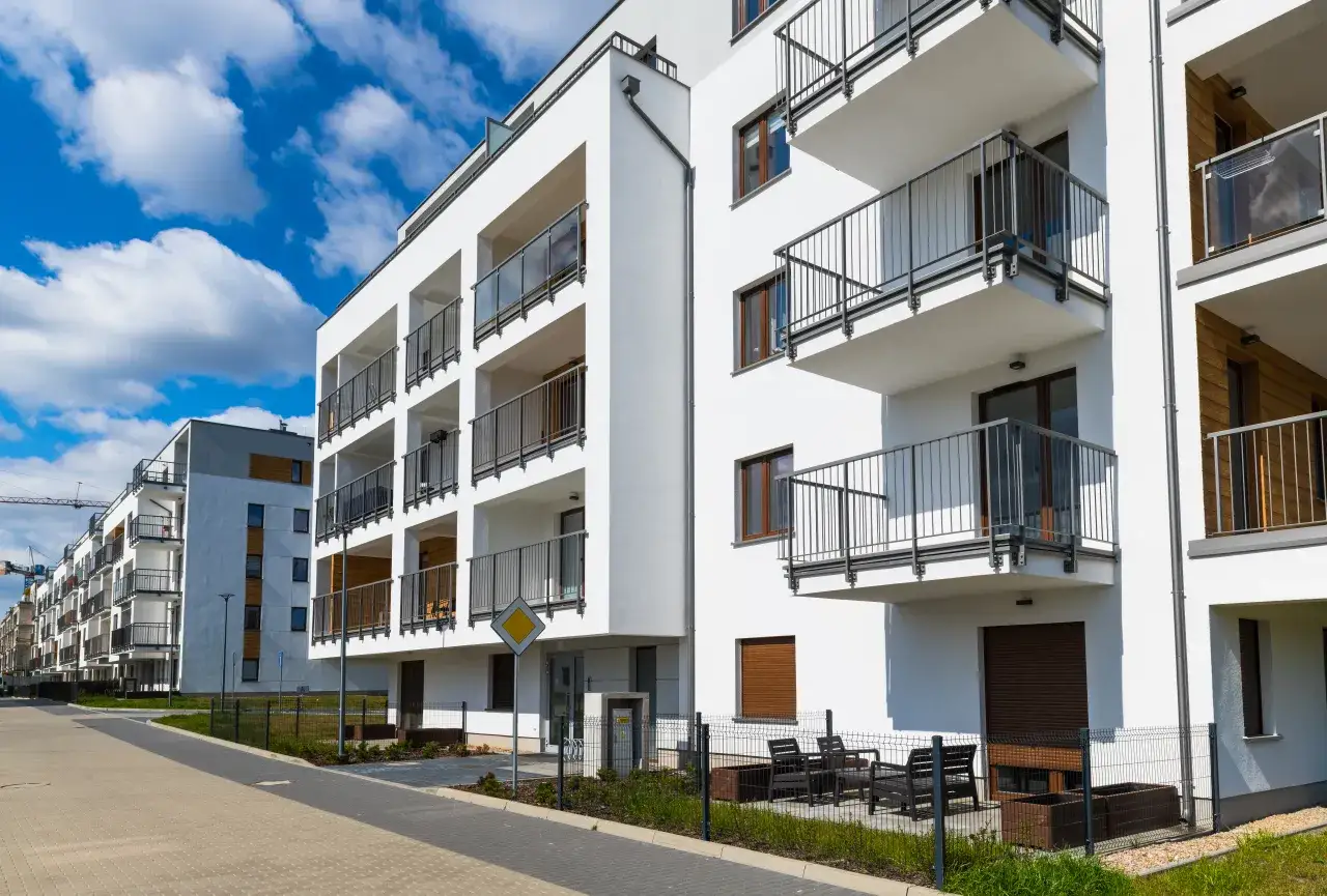 Ile można zarobić na wynajmie mieszkania? Odkryj zaskakujące dochody!