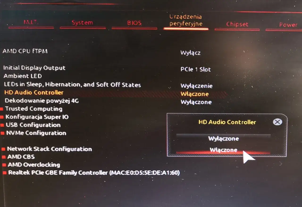 Ekran BIOS, sekcja "Urządzenia peryferyjne". Widoczna opcja "HD Audio Controller" z zaznaczoną wartością "Włączone". Tak sprawdzisz kartę dźwiękową.