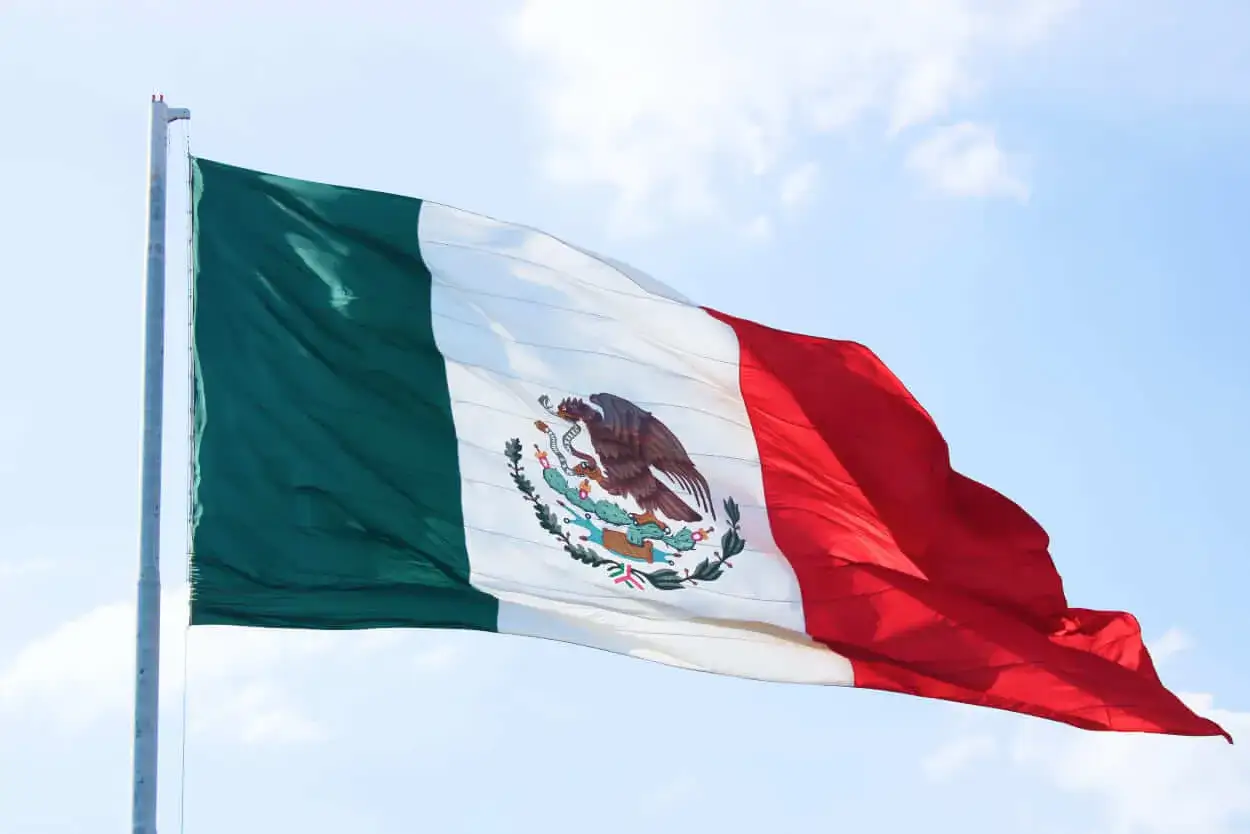 Ile trwa lot z Polski do Meksyku? Sprawdź czas podróży i przesiadki