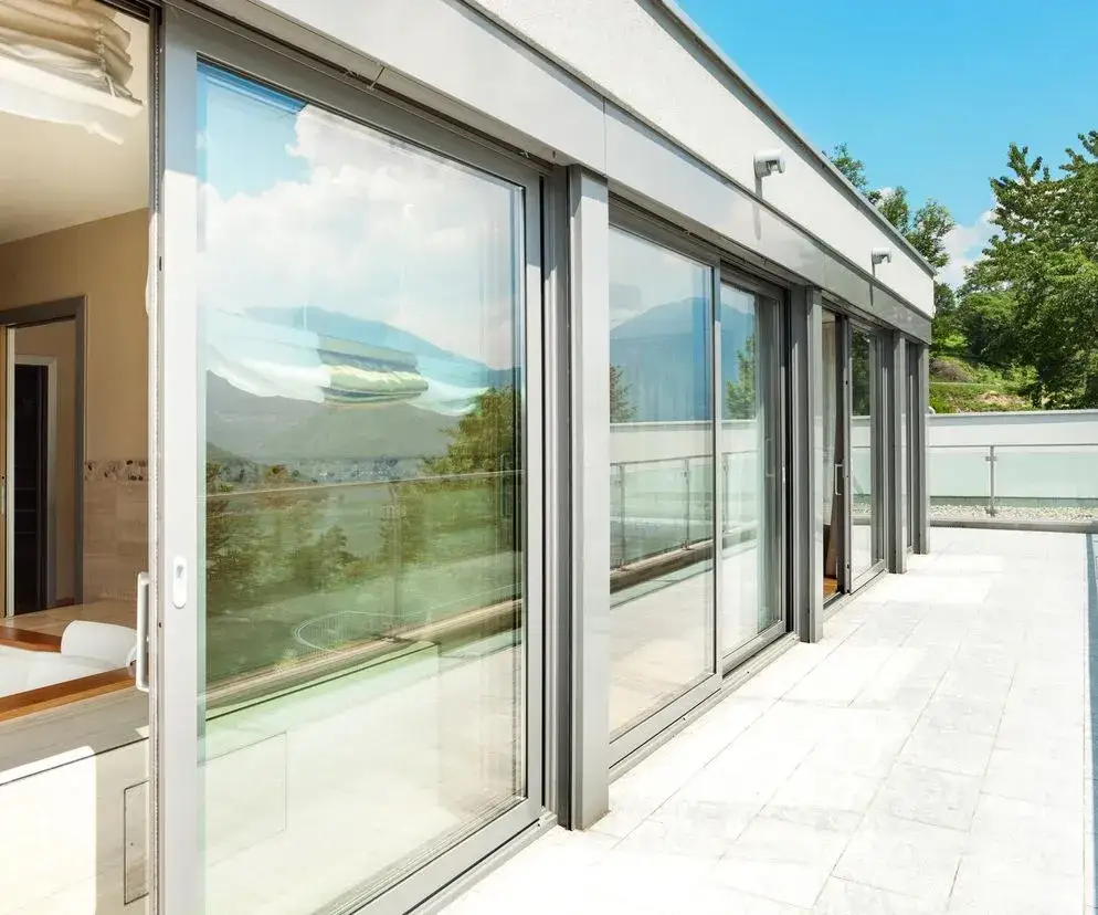 Dobudowa balkonu w bloku: Marzenie w zasięgu ręki? Koszty i formalności