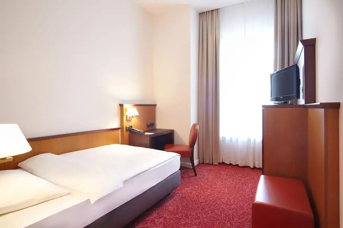 Hotel Hafen Hamburg: Unvergesslicher Hafenblick lohnt sich der Aufpreis?